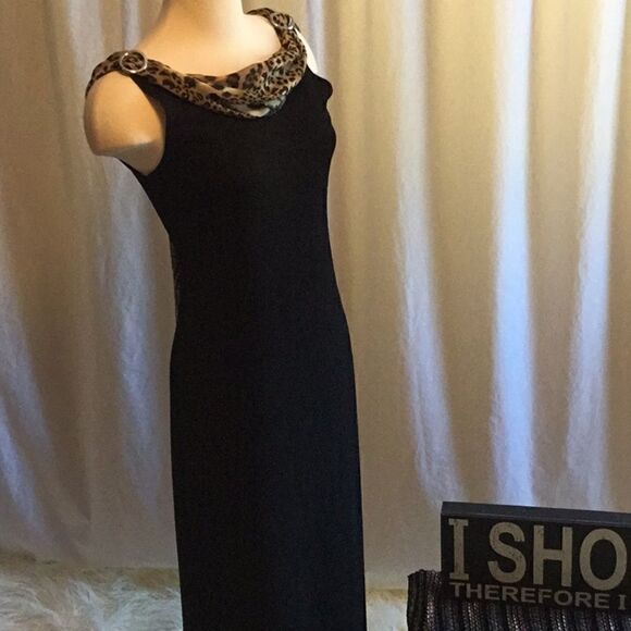 Maxi dress in black crepe like material in 7/8 - Picture 5 of 8